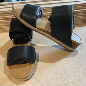 Lucky brand Wedge sandals- Black. Size 9.5